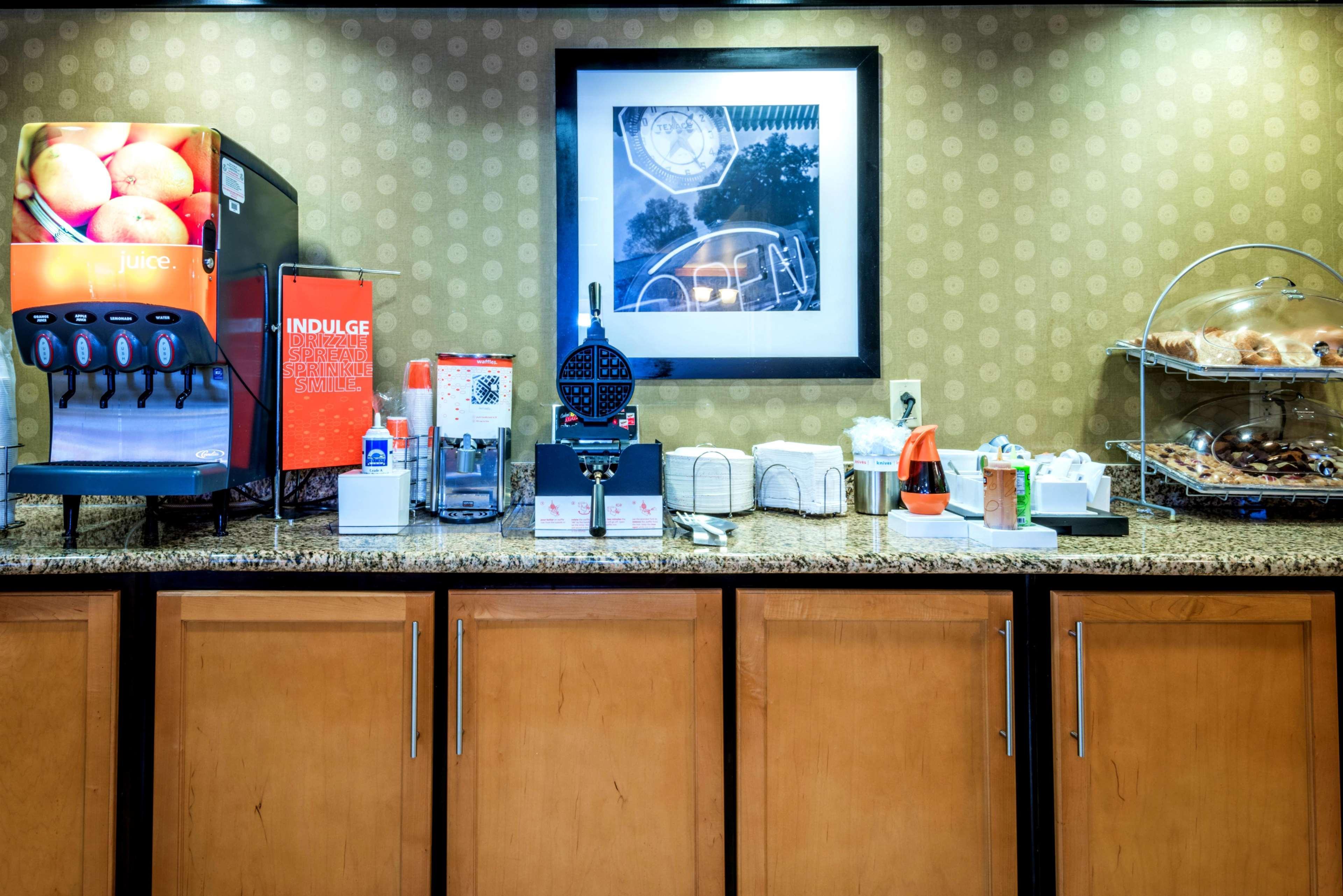 Hampton Inn & Suites Montgomery-Downtown Dış mekan fotoğraf